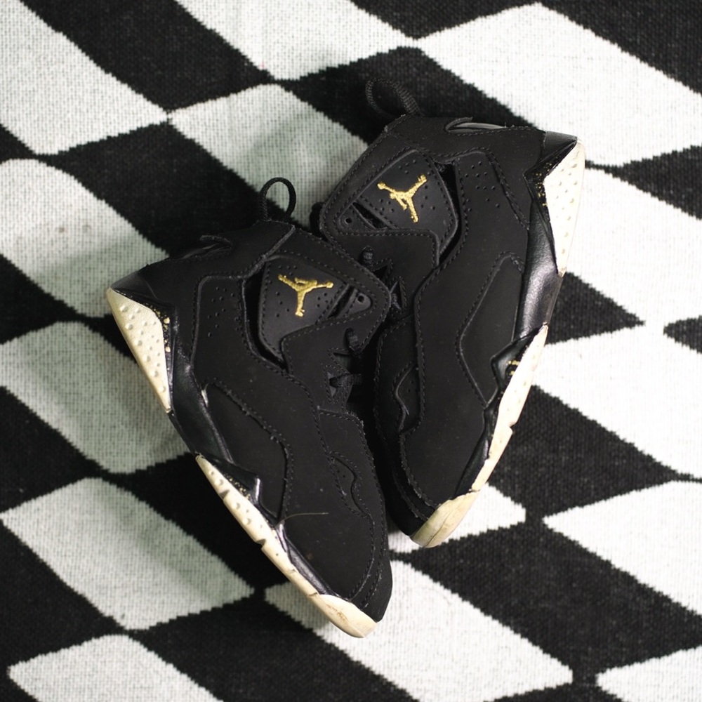 JORDAN TRUE FLIGHTS